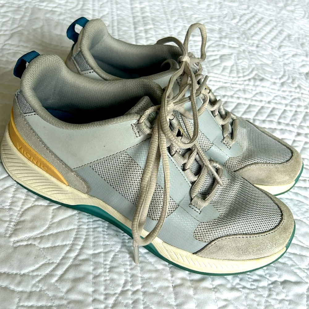 Vionic •6.5• Fearless Comfort Lace Up Sneakers Light Gray/Blue Mesh Suede